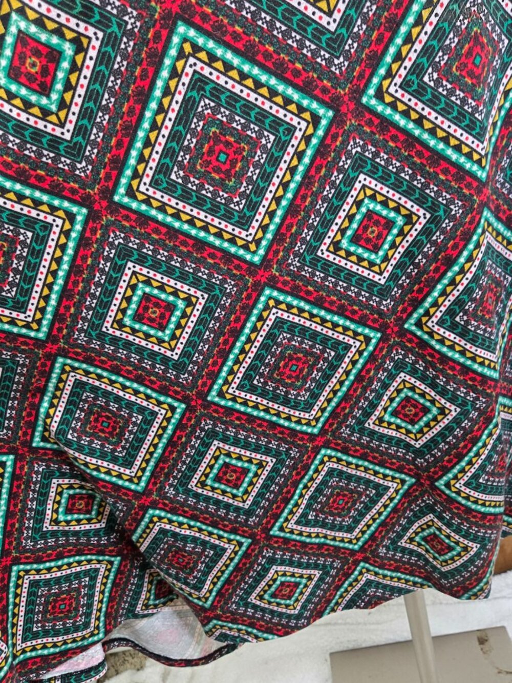 LuLaRoe Carly dress Small Red Green Geometric T Shirt Dress A-line Short Sleeve - Picture 4 of 8